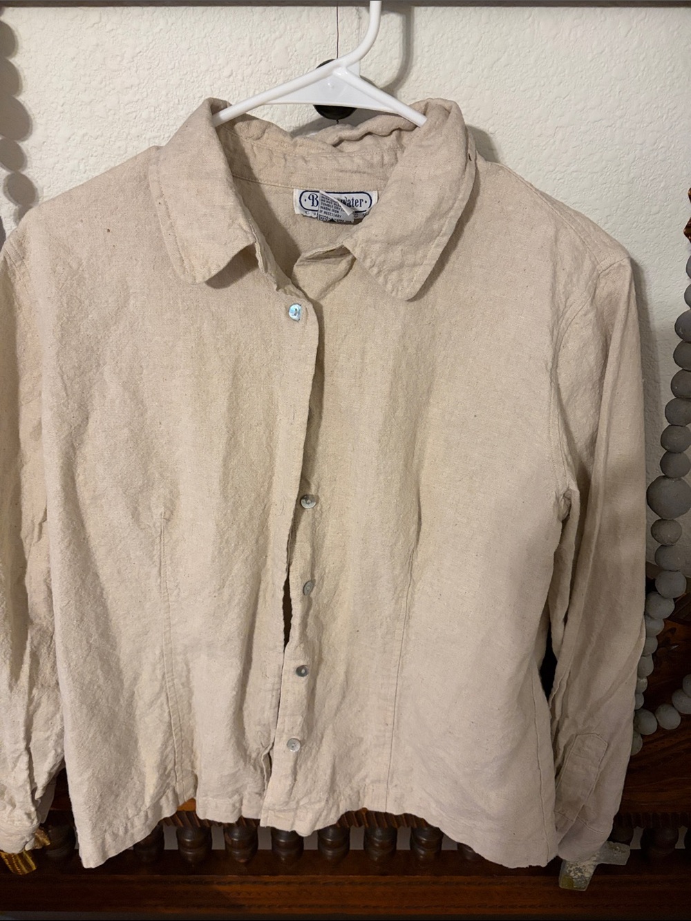 Women’s Cream Button-Front Long-Sleeve Shirt